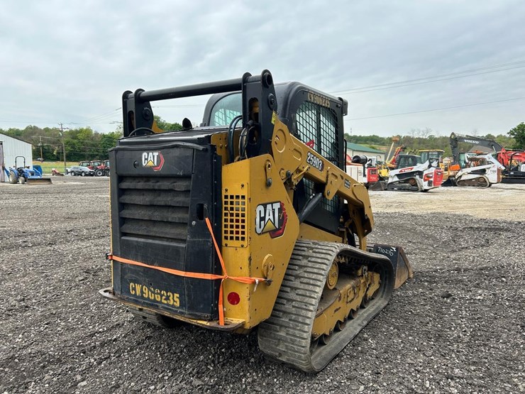 2020-caterpillar-259d3-image-4