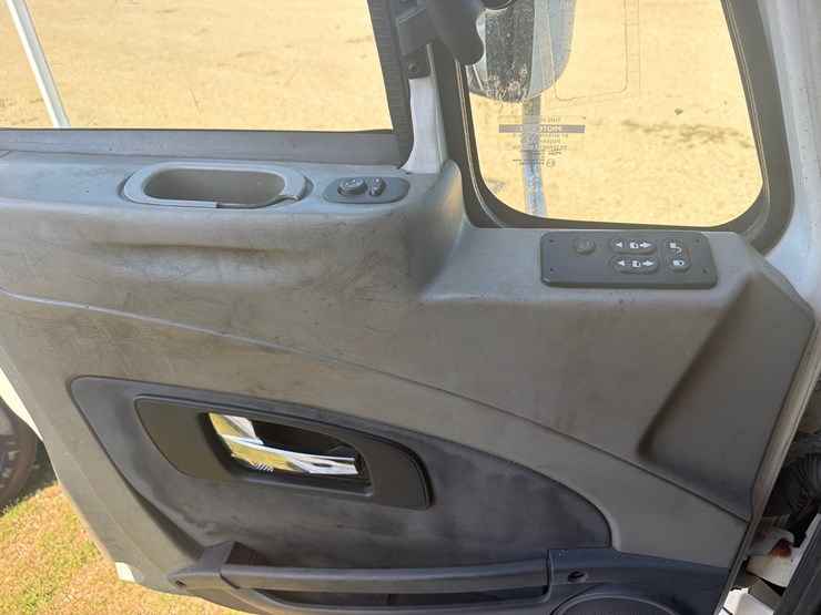 2015-international-prostar-image-9