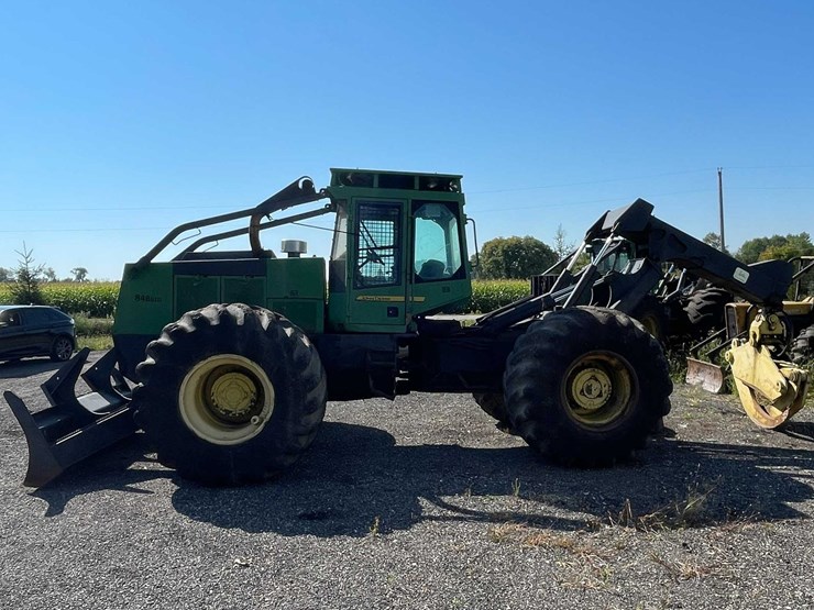 2000-john-deere-660-image-7