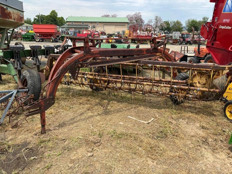 new-holland-258-image-1