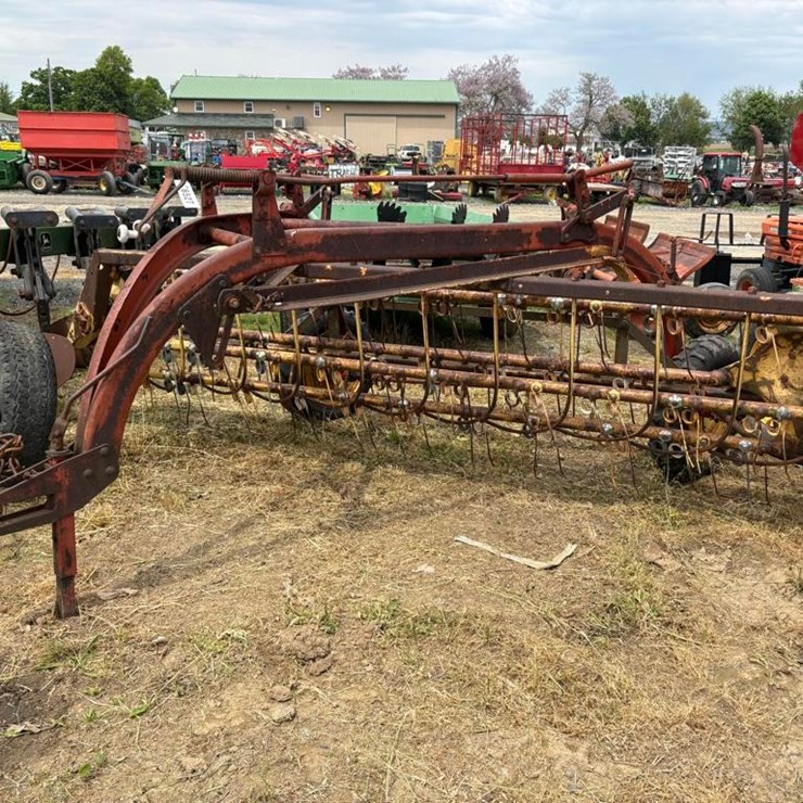 NEW HOLLAND 258