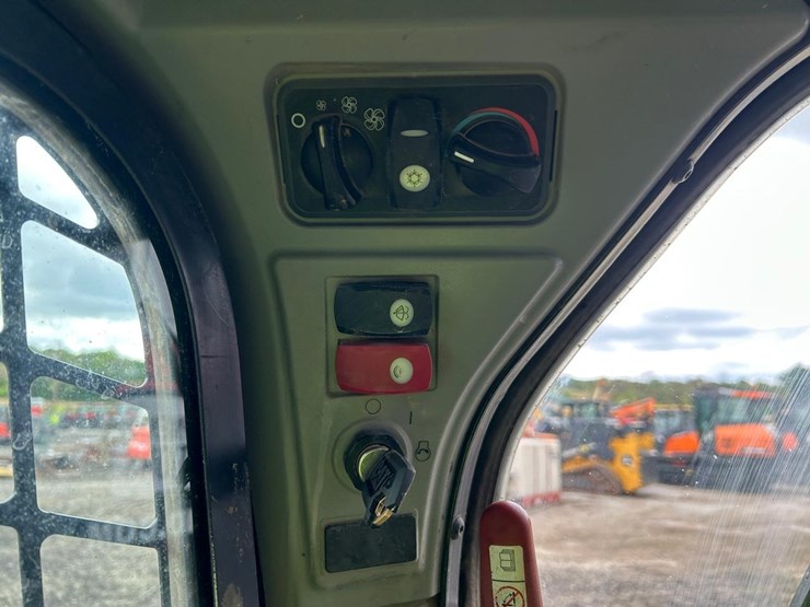 2018-caterpillar-289d-image-25