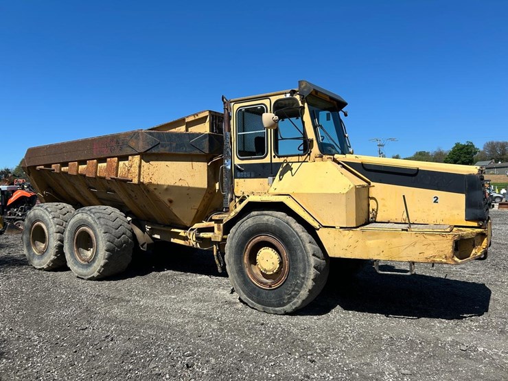 moxy-6225b-rock-truck-image-6