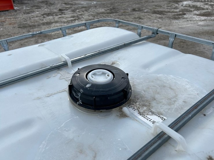 water-tank-tote-image-5