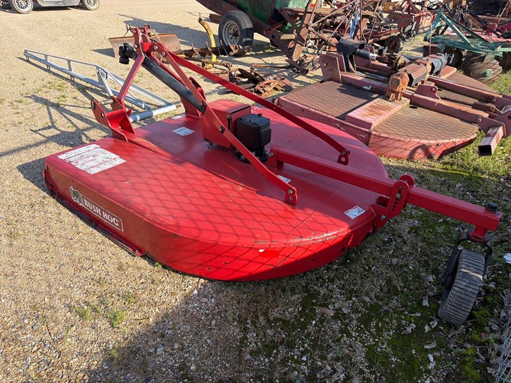 #973-•-bush-hog-bh-26-6ft-rotary-cutter-image-4