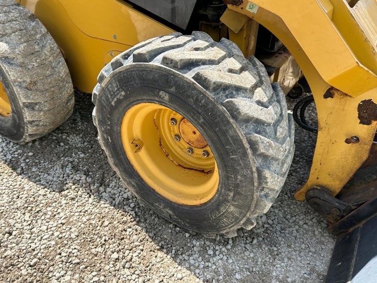 2015-caterpillar-246d-image-12