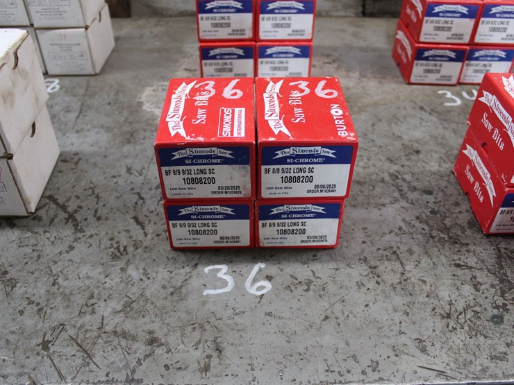 (4)-new-boxes-of-new-simonds-bf-8/9-9/32-log-saw-teeth-image-1