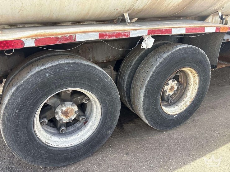 2000-mack-dm690s-image-12