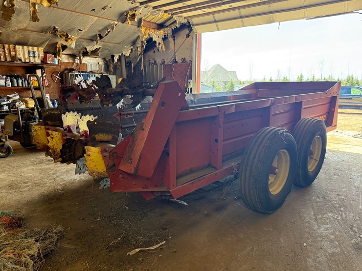 new-holland-791-image-6