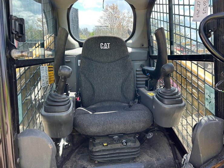 2015-caterpillar-246d-image-17