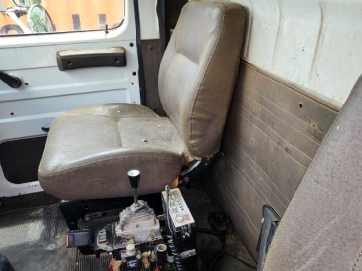 1996-international-dump-truck-w/-14'-dump-bed-model-2574-6x4,-362,863-miles-image-17