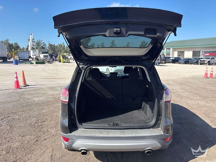 2015-ford-escape-image-21