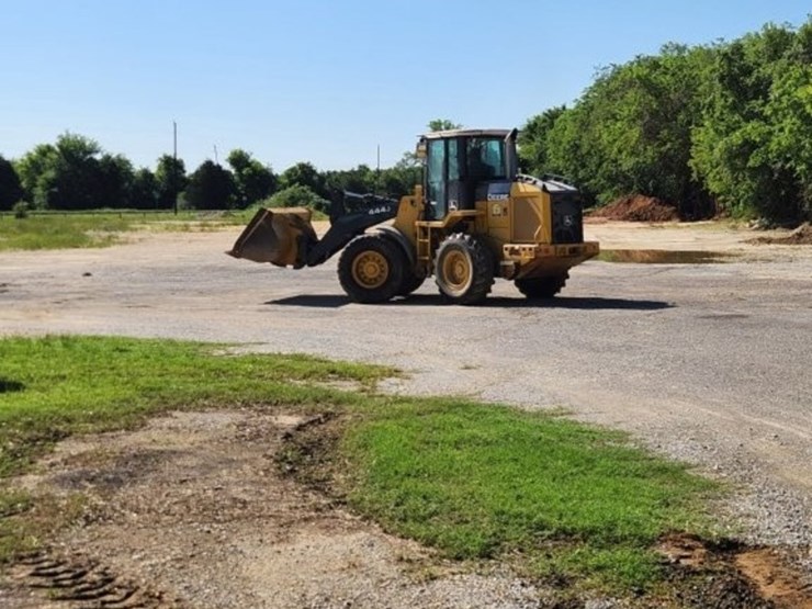 2008-deere-444j-image-54