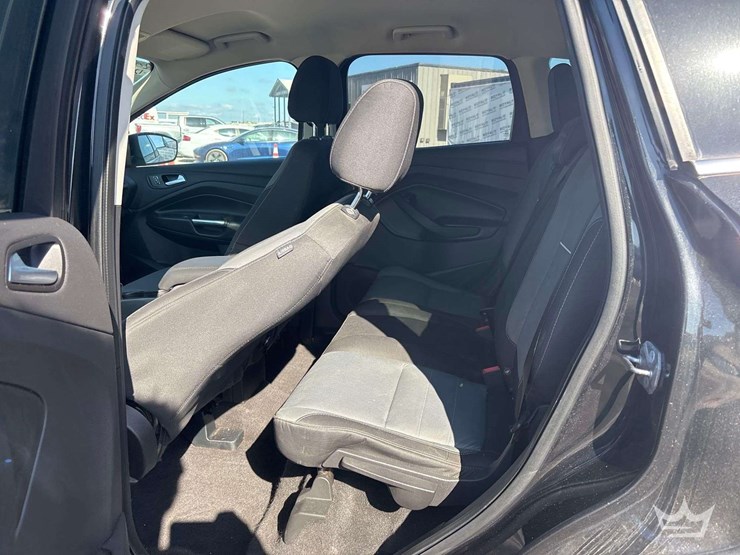 2015-ford-escape-image-19