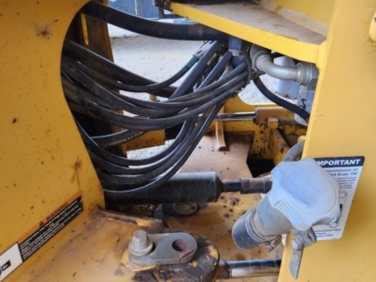 2008-deere-444j-image-5