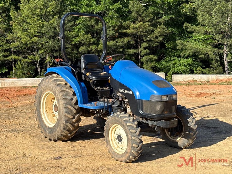 2003-new-holland-tc40-image-1