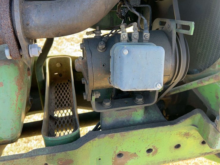 john-deere-720-image-27