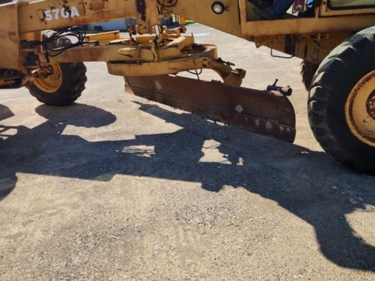 1979-deere-570a-image-28