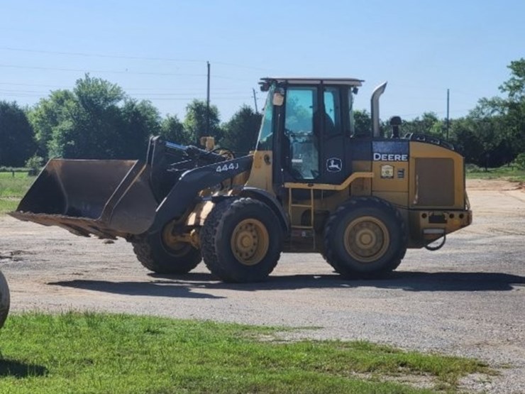 2008-deere-444j-image-55