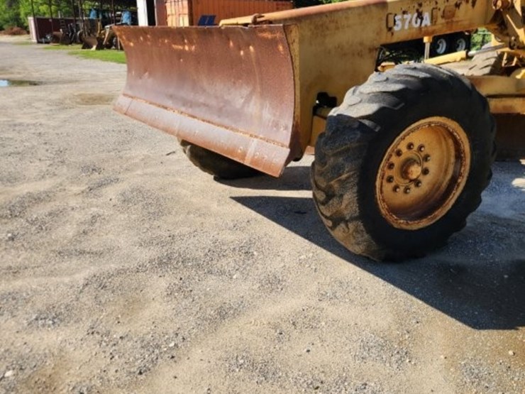 1979-deere-570a-image-6