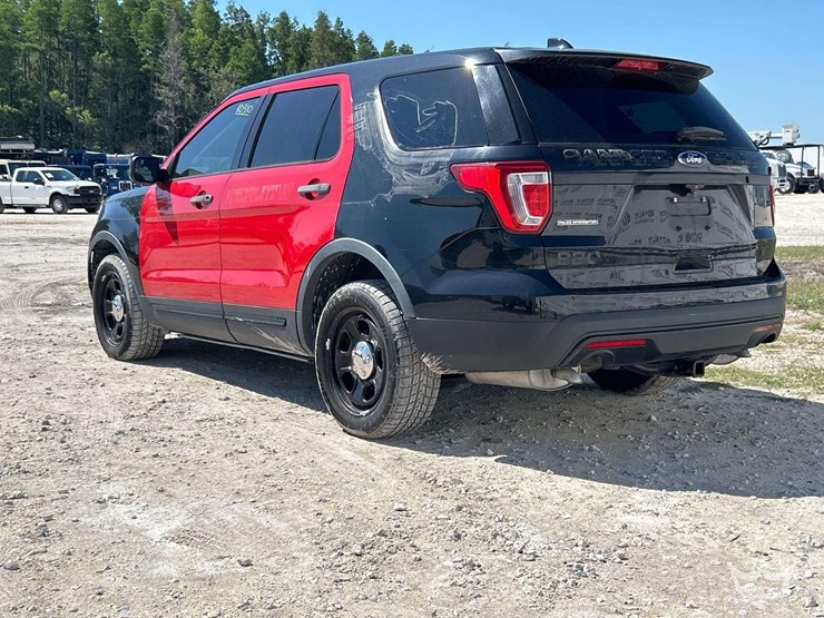 2016-ford-explorer-image-4
