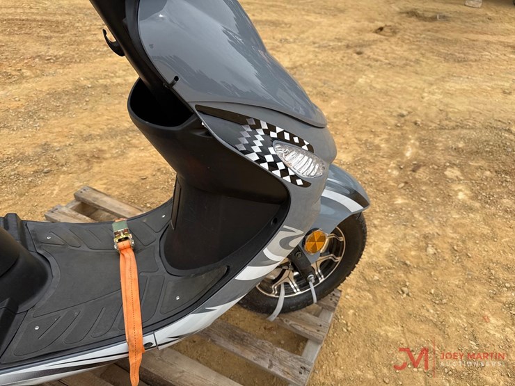 unused-2025-express-gator-50-s3-scooter-image-10