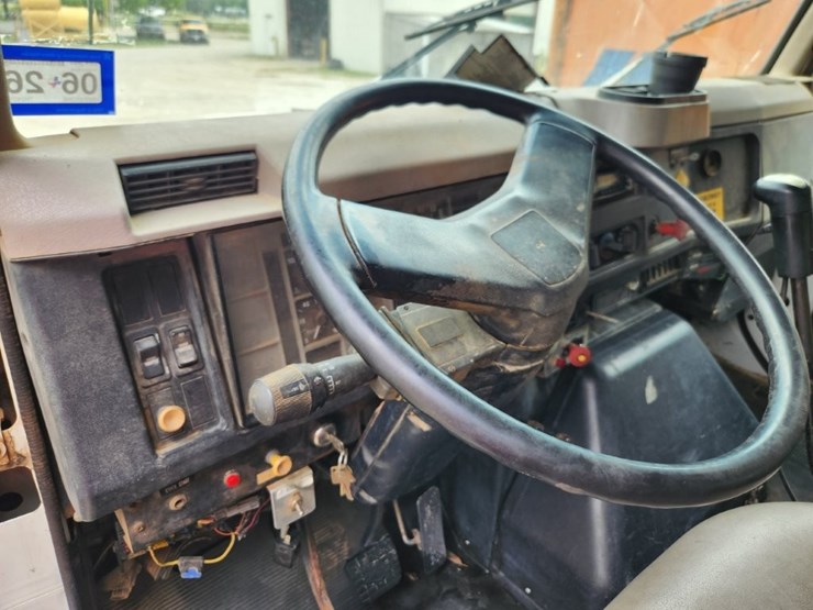 1996-international-dump-truck-w/-14'-dump-bed-model-2574-6x4,-362,863-miles-image-10