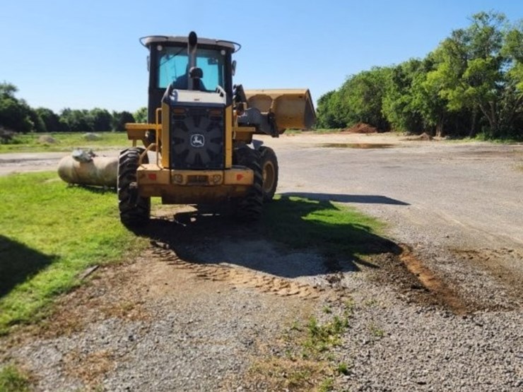 2008-deere-444j-image-52