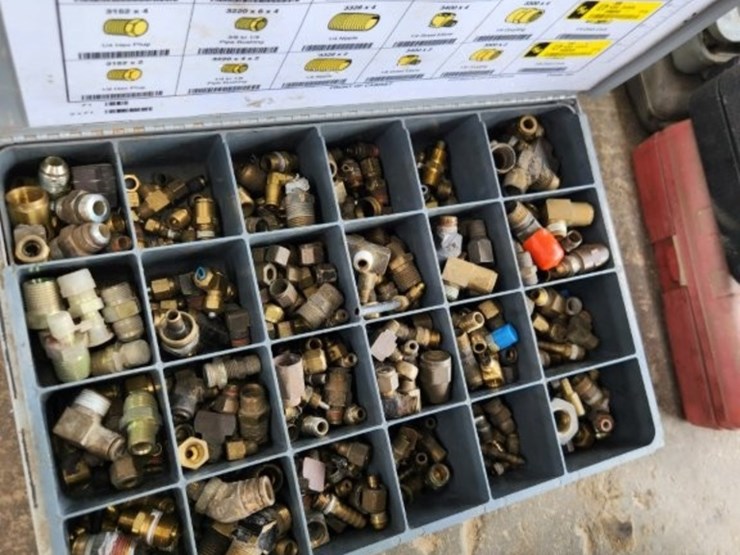 parts-cabinet-&-contents-image-6