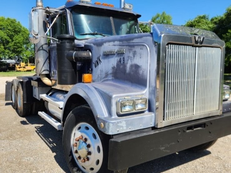 1999-western-star-conventional-day-cab--winch-bed-w/-braden-40,000-lbs.-winch---592,402-miles-image-36