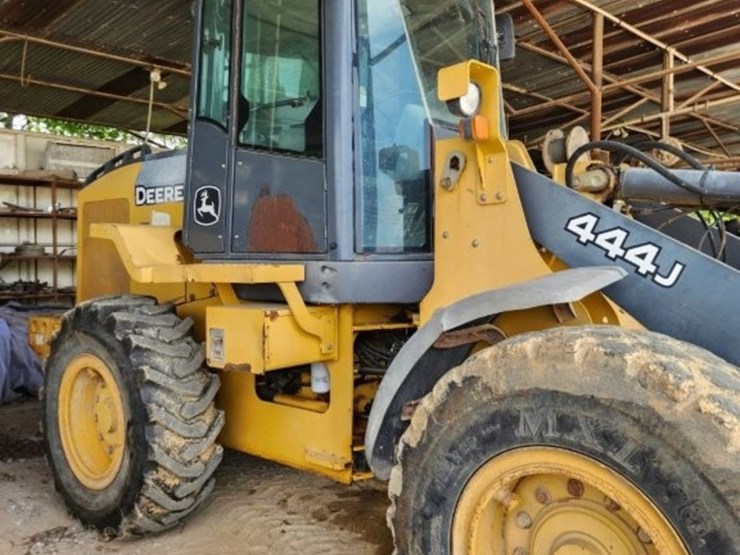 2008-deere-444j-image-29