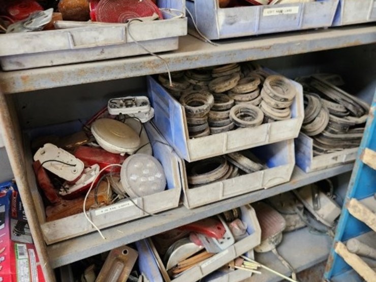 contents-of-four-shelves-image-4