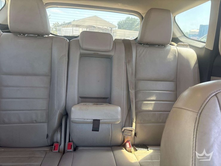 2016-ford-escape-se-image-16