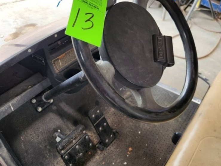 e-z-go-electric-golf-cart-–-includes-2-chargers-image-11