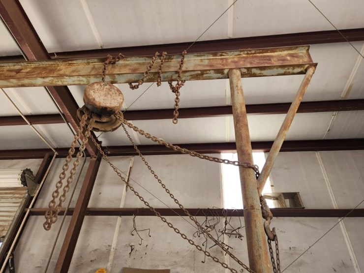 heavy-duty-mobile-engine-hoist-on-casters-image-5