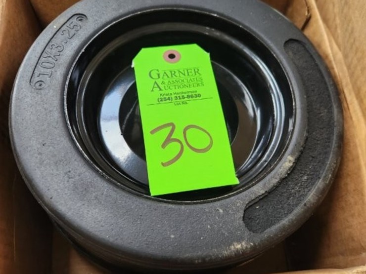 run-flat-zero-turn-front-mower-tires-10-x-3.25-image-2