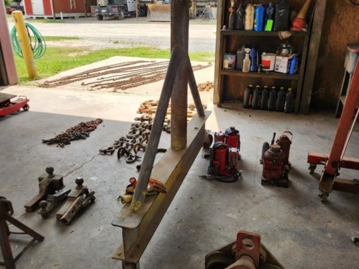 heavy-duty-mobile-engine-hoist-on-casters-image-9