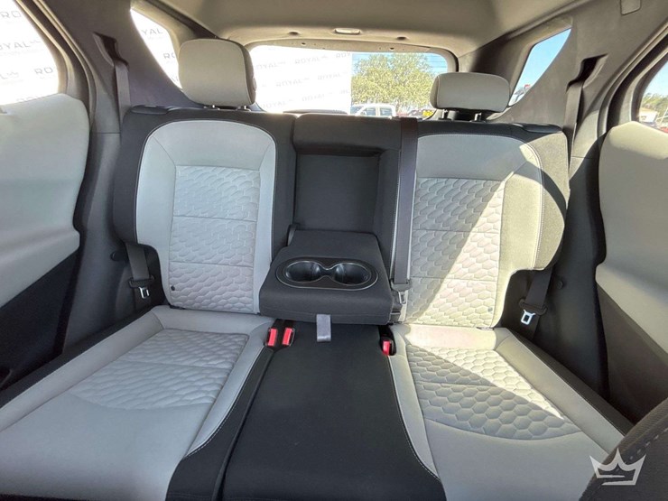 2020-chevrolet-equinox-image-19