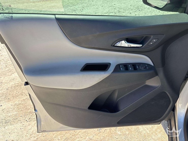 2020-chevrolet-equinox-image-10