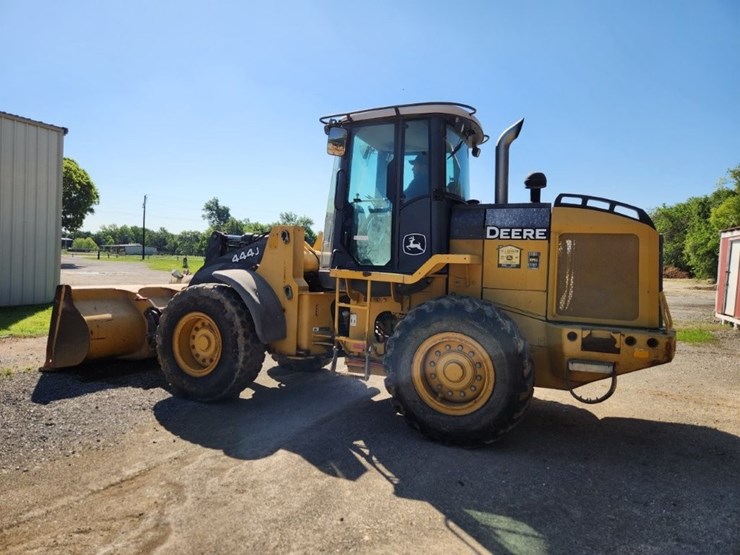 2008-deere-444j-image-41