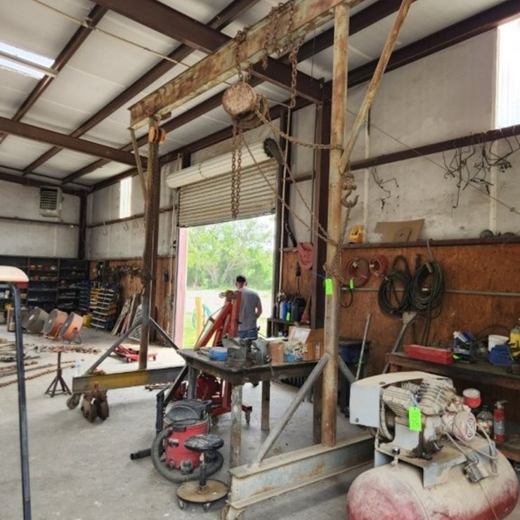 Heavy Duty Mobile Engine Hoist on Casters