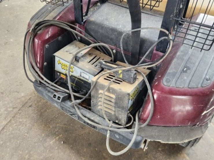 e-z-go-electric-golf-cart-–-includes-2-chargers-image-6