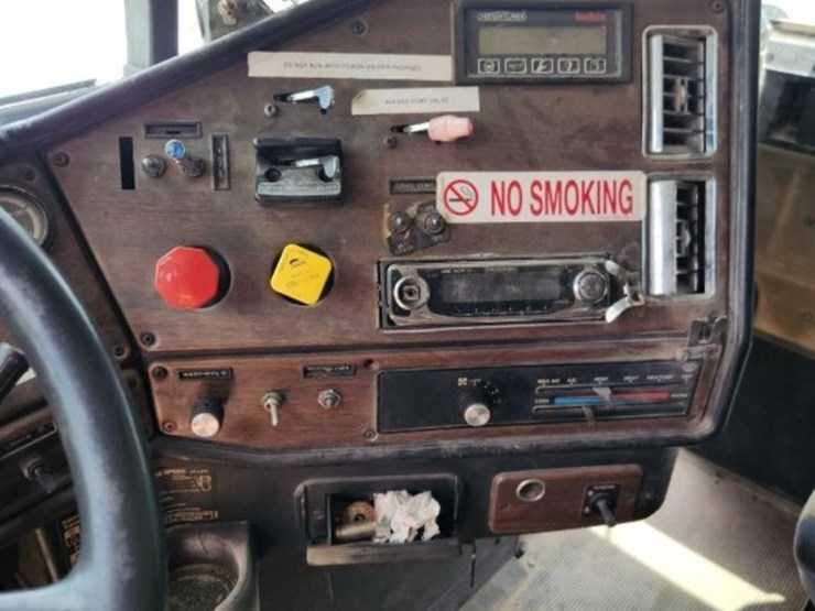 1995-freightliner-conventional-sleeper-cab--model-fld-120--287,028-miles-image-11