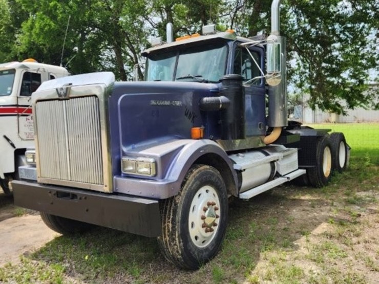 1999-western-star-conventional-day-cab--winch-bed-w/-braden-40,000-lbs.-winch---592,402-miles-image-40