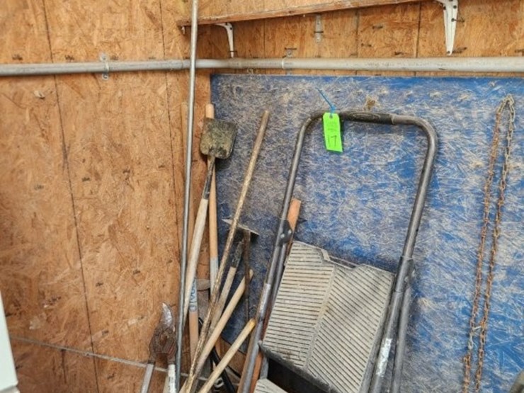 misc.-yard-tools-&-step-ladder-image-2
