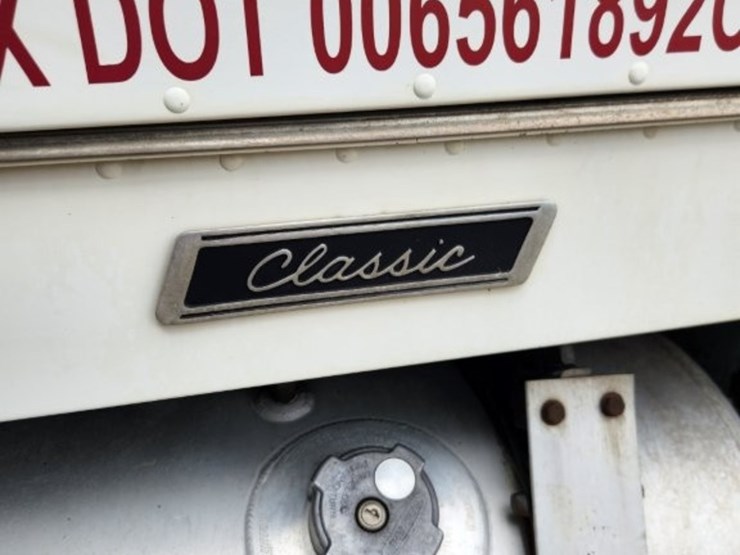 2001-freightliner-conventional-day-cab---model-flr-classic---284,585-miles-image-37