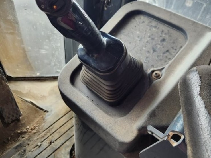2008-deere-444j-image-19