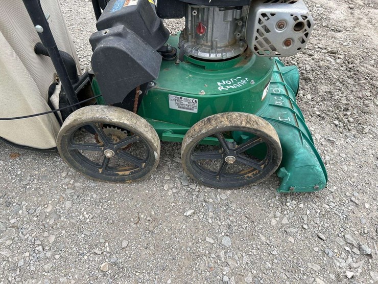 2021-billy-goat-lawn-vacuum-image-11