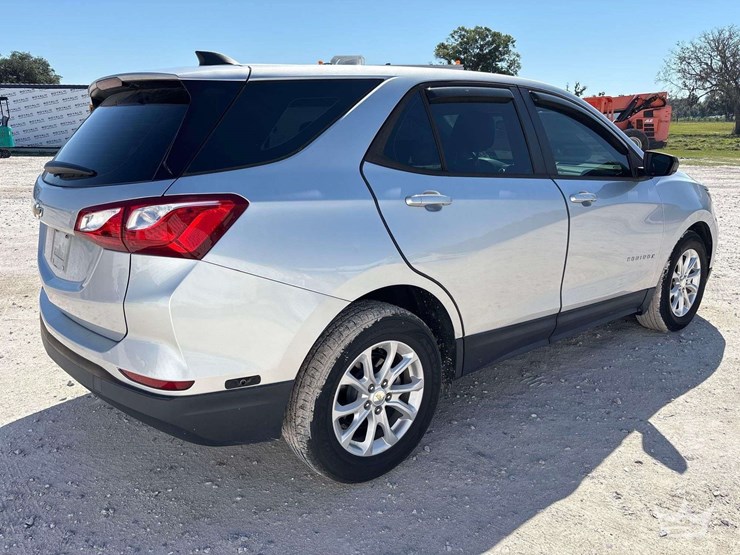 2020-chevrolet-equinox-image-3
