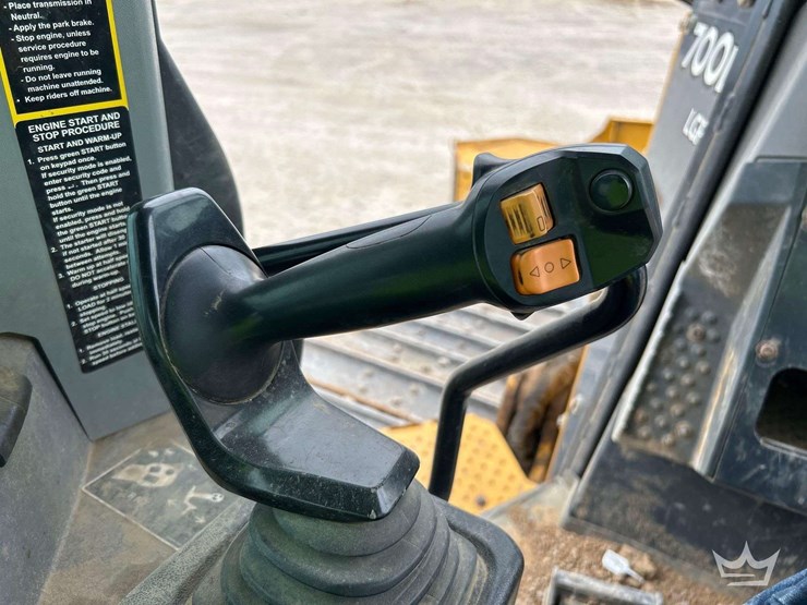 2020-deere-700l-lgp-image-15